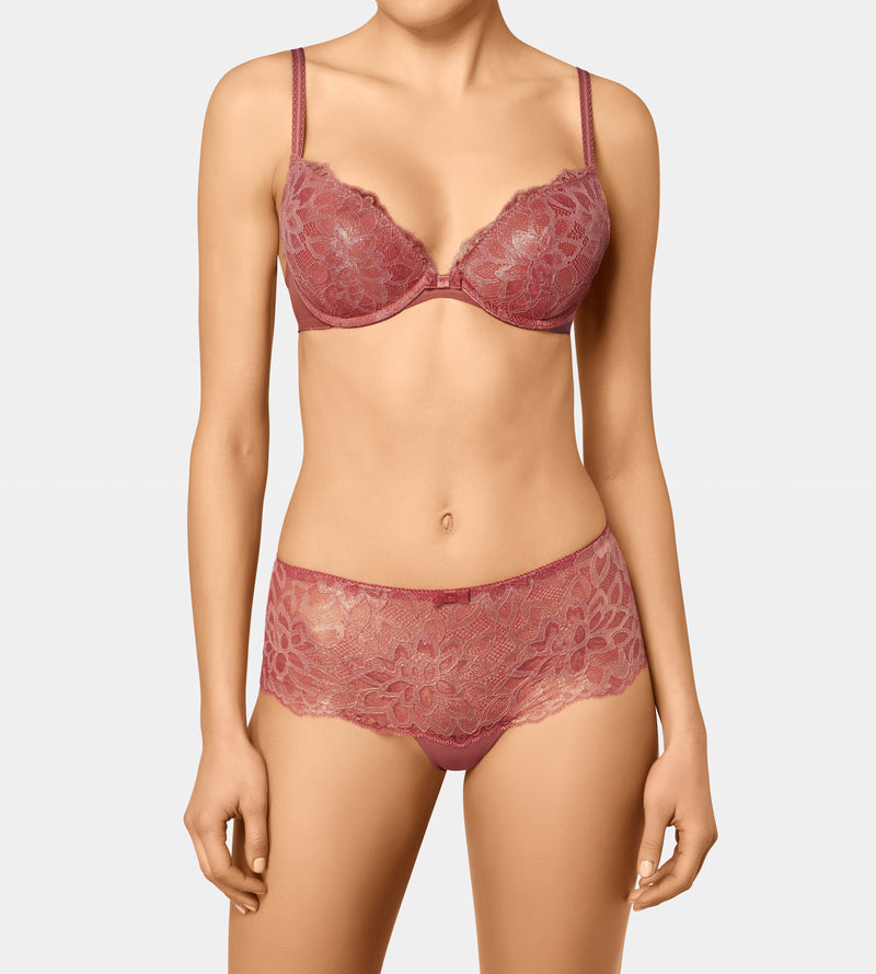 Triumph - Maximizer 800 Wired Deep-V Push-Up Bra (16-6797) Colors: Rose  Quartz, Sweet Lavender, Midnight Blue (Featured), White RSP: PHP 1,600  Maximizer 800 Hipster Panty (87-1502) Colors: Rose Quartz, Sweet Lavender,  Midnight
